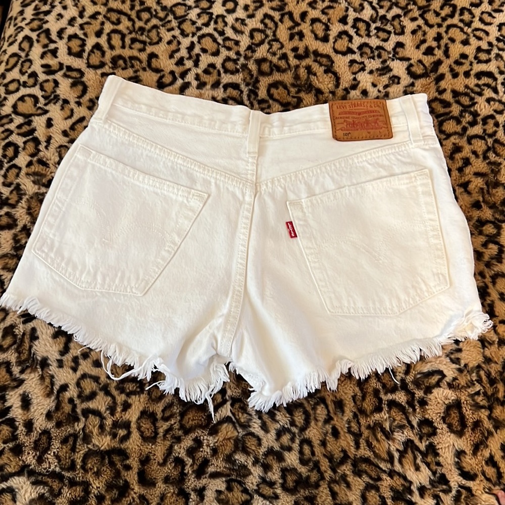 Levi’s premium 501 button fly white distressed shorts - Picture 5 of 8